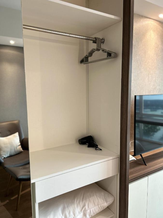 U Residence 2 Studio Apartment Pool View Tangerang Buitenkant foto