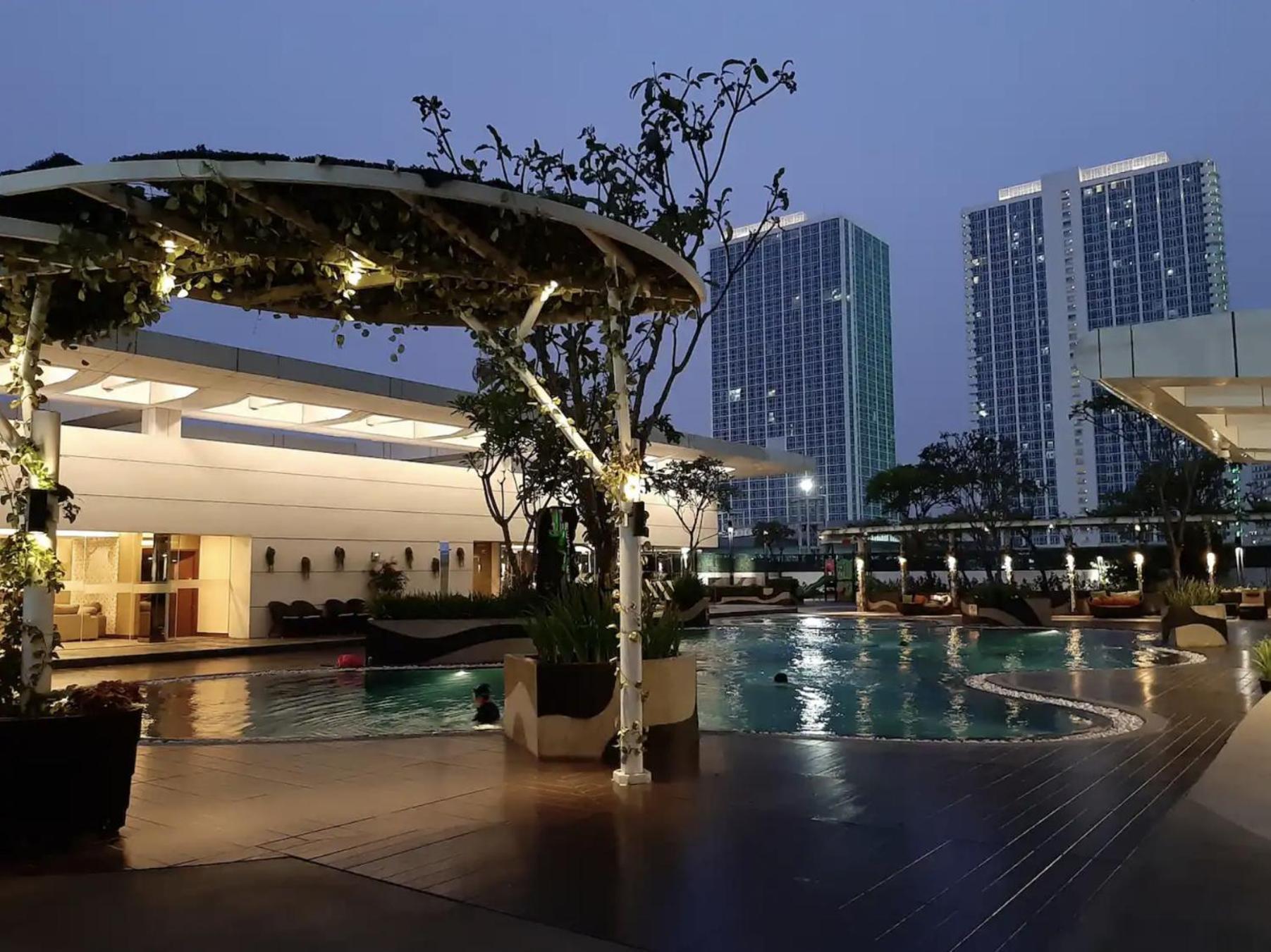 U Residence 2 Studio Apartment Pool View Tangerang Buitenkant foto