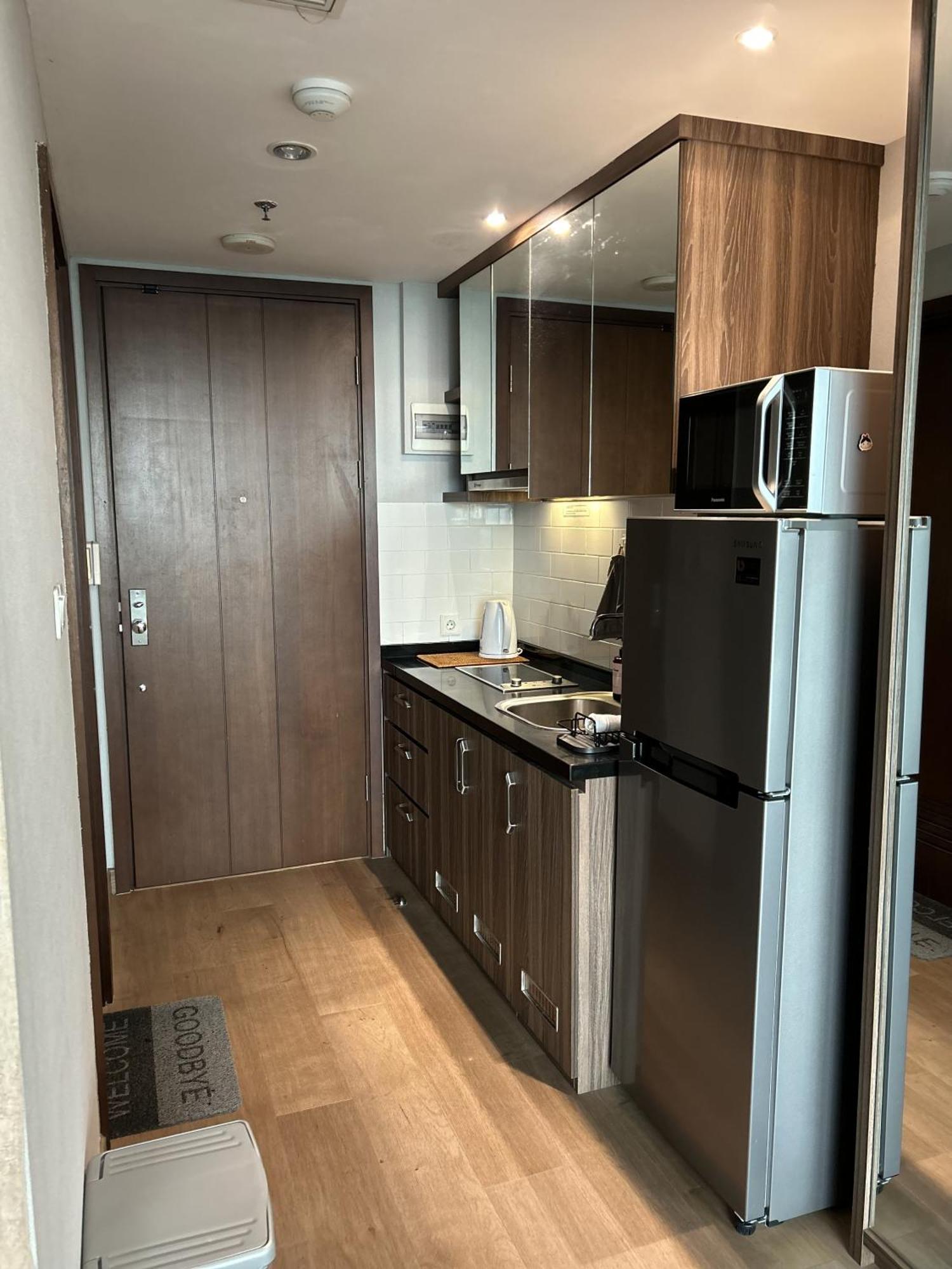 U Residence 2 Studio Apartment Pool View Tangerang Buitenkant foto
